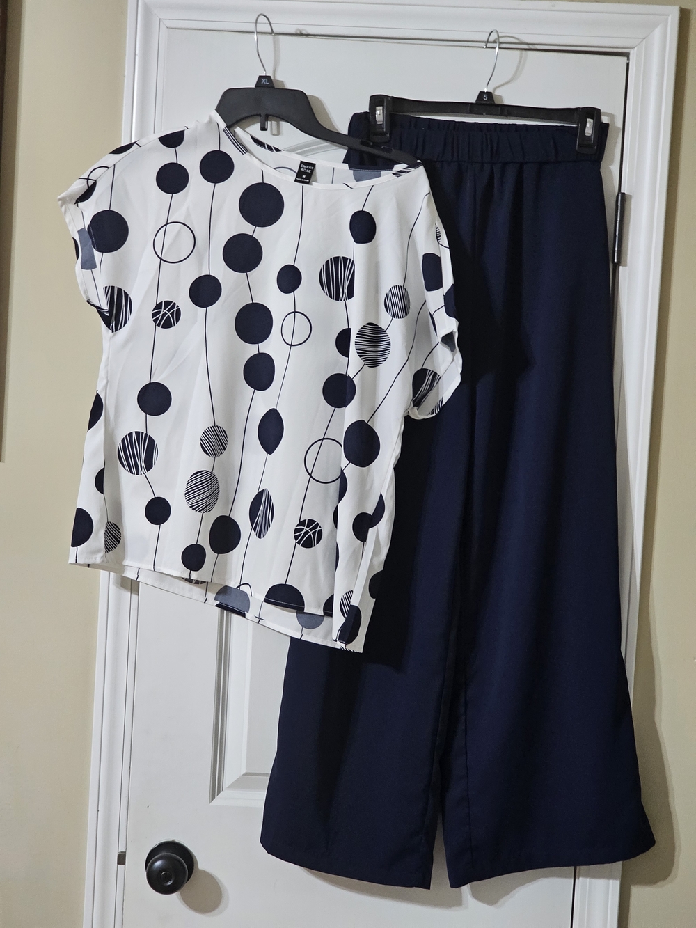 Wide-Leg Navy Pants with White Polka Dot Top Set